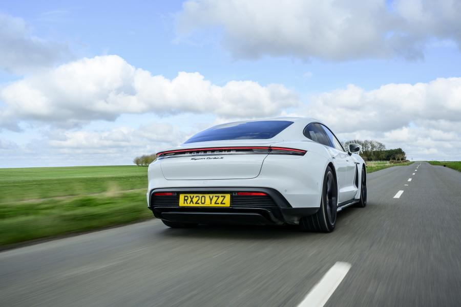  Porsche Taycan Turbo S 2020 года  (UK) (фото 20 из 40)